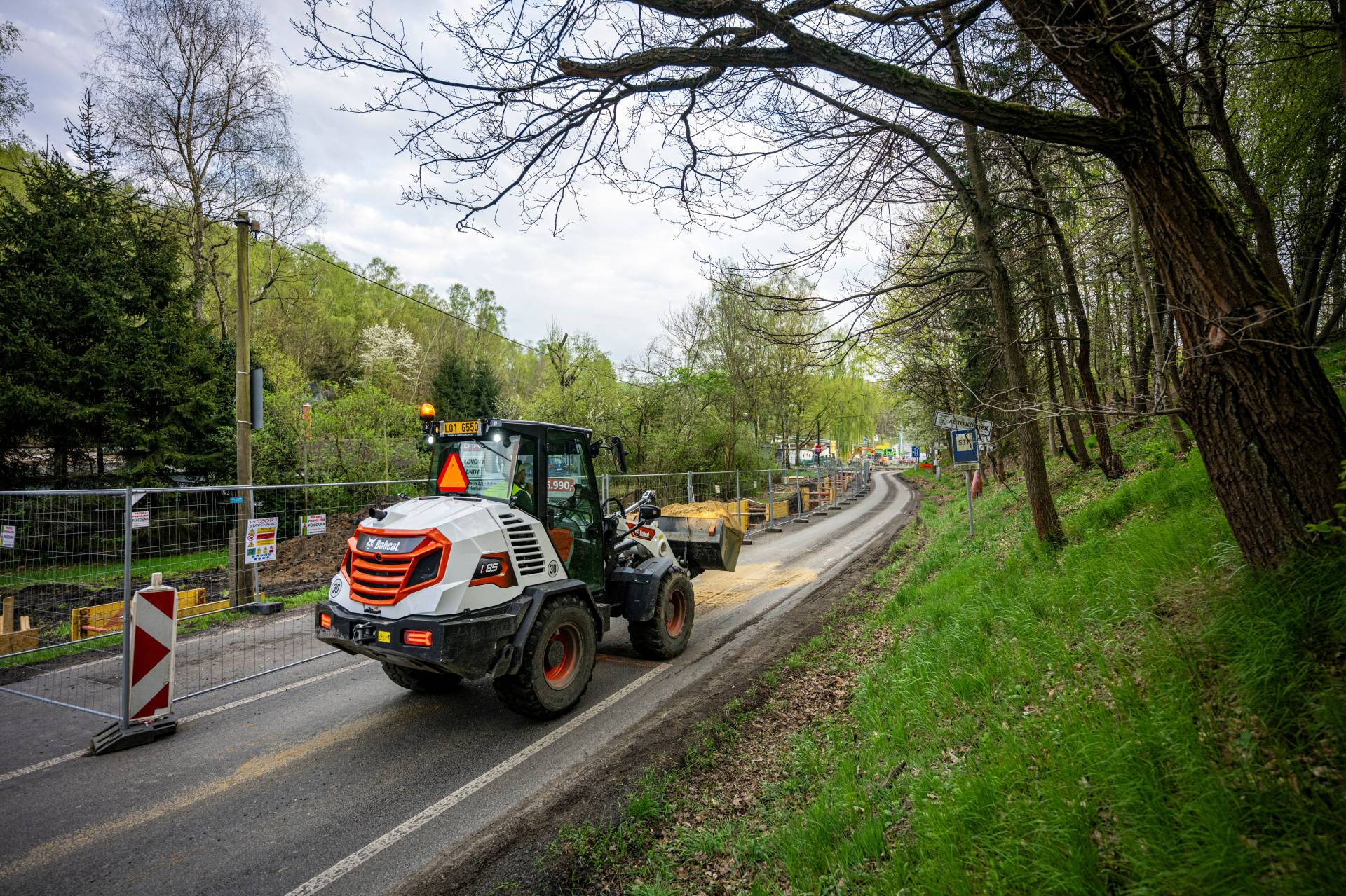 Kunratická ulice bude o víkendu uzavřena kvůli finální úpravě povrchu